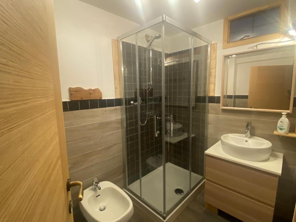 Maison Rongier Nel Centro Di Конь Екстер'єр фото